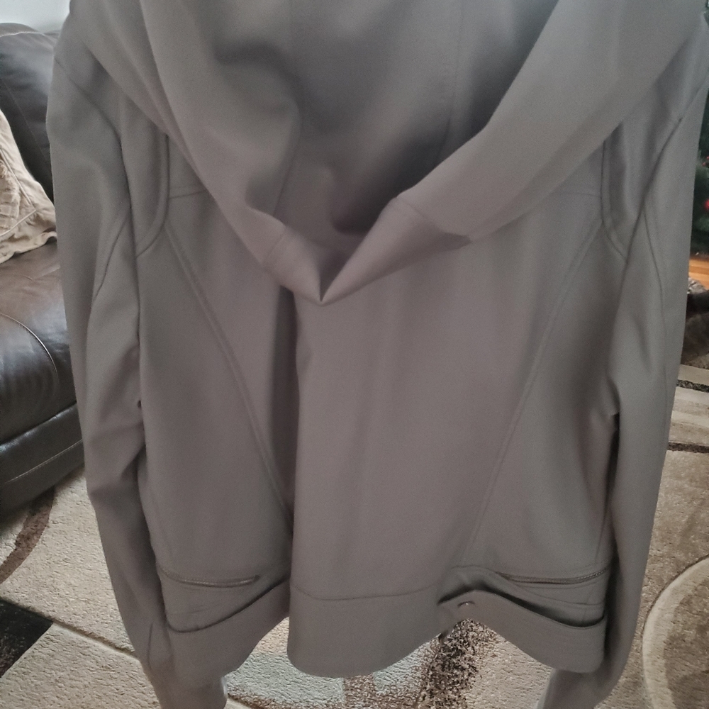 Coat - Picture 3 of 4
